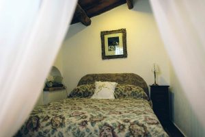 The bedroom area of our cottage to rent in Tuscany, Il Forno